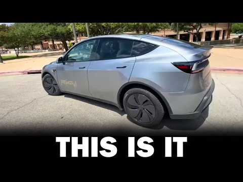 Tesla Robotaxi Pulls Off Impressive Maneuvers