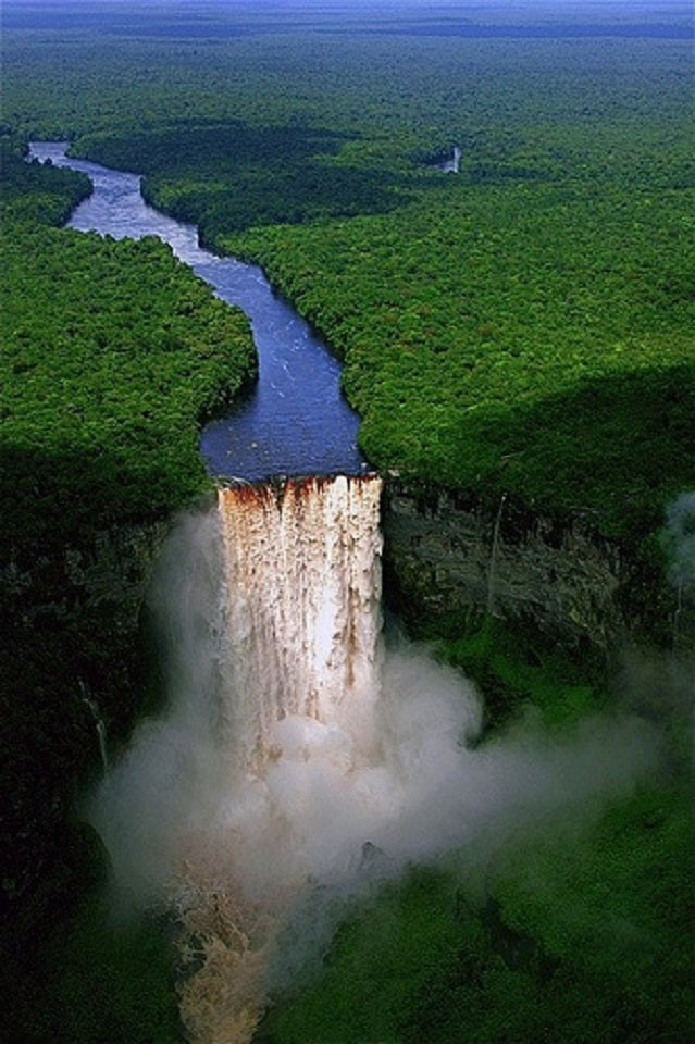 Kaietuer Falls, Guyana