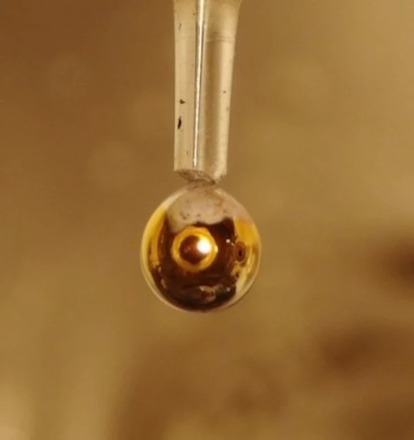 Metallic water created for the first time in golden experiment