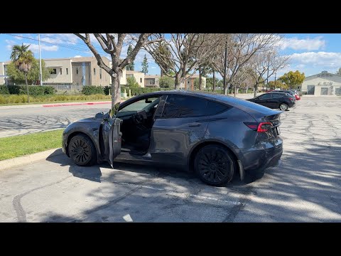 Experience the Tesla Model Y FSD 12.3 Update on Your Commute
